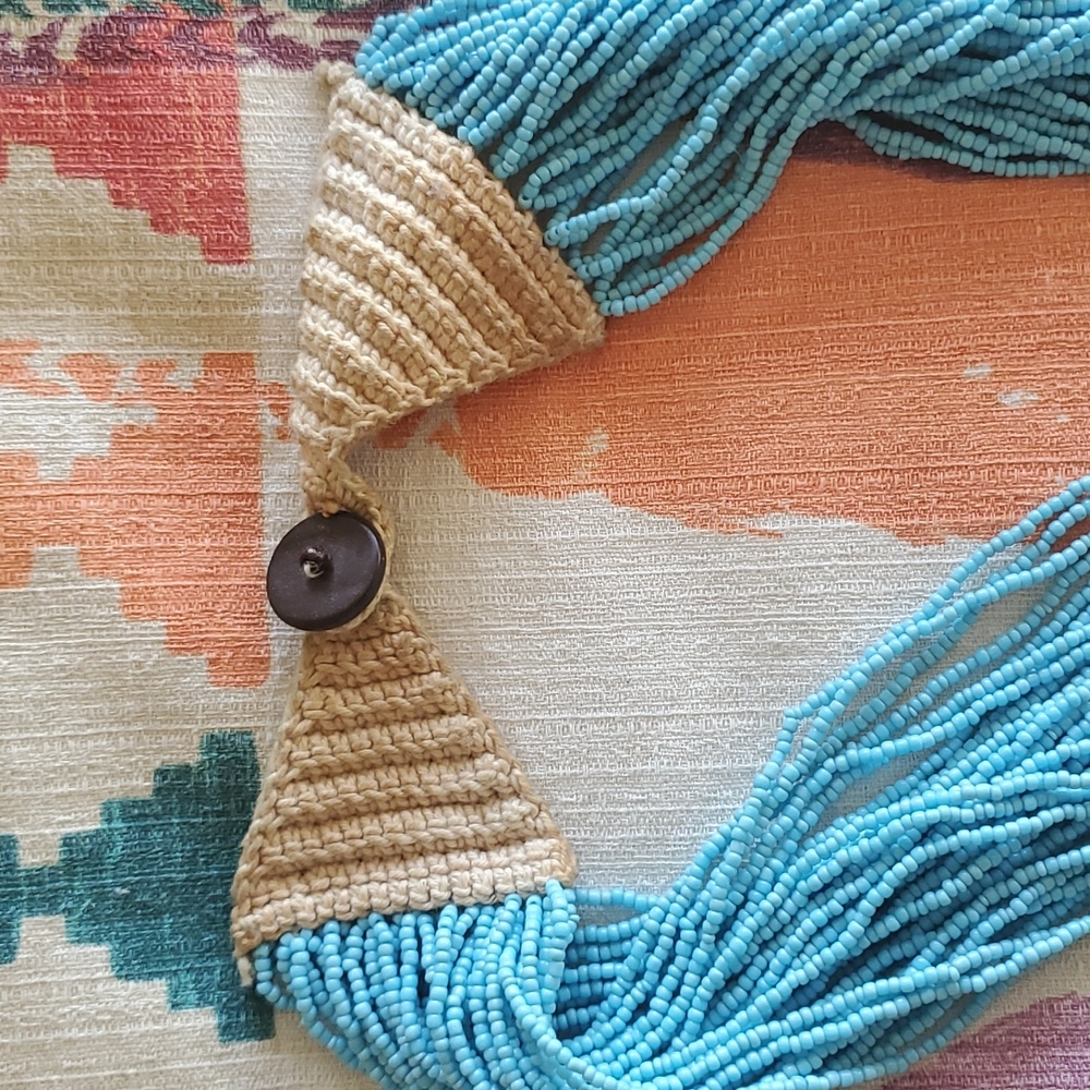 Beaded necklace - Picture 2 of 4